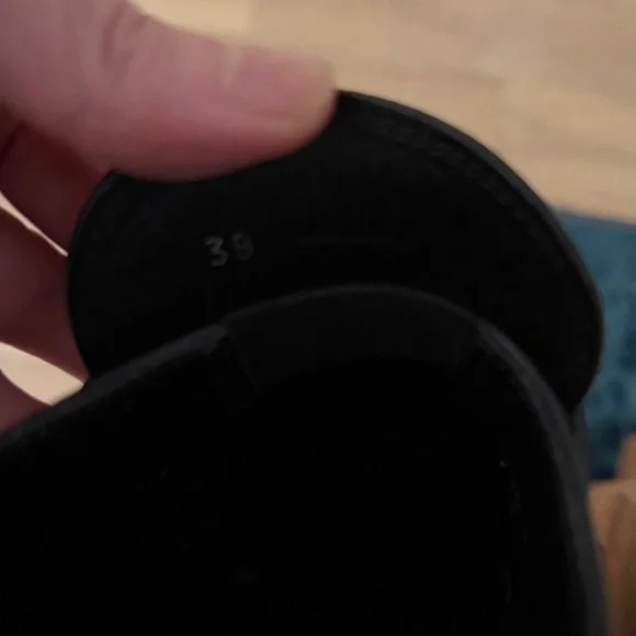 Prada Women’s Black Loafers Size 38 - Picture 10 of 11